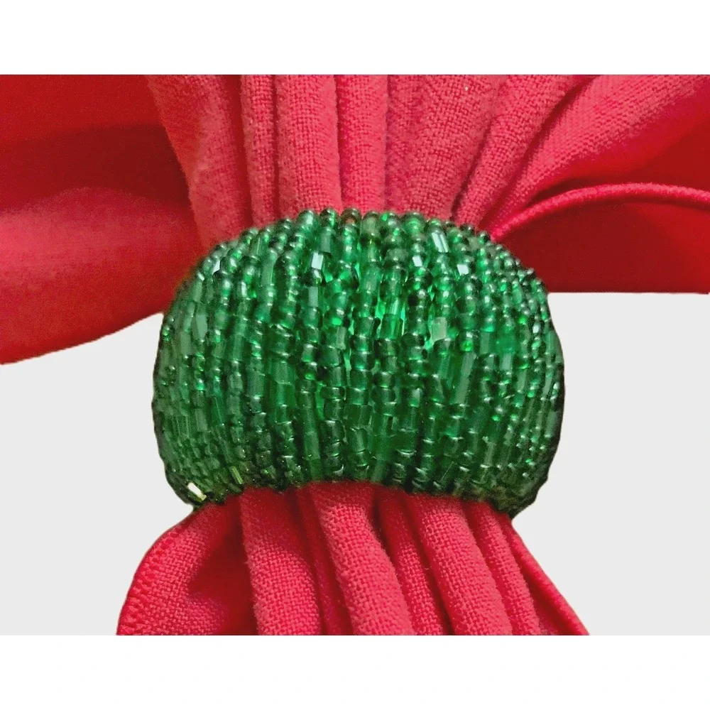 Pier 1 - 4 Green Glass Seed Beads Napkin Rings, Classic Red Cloth Dinner Napkins